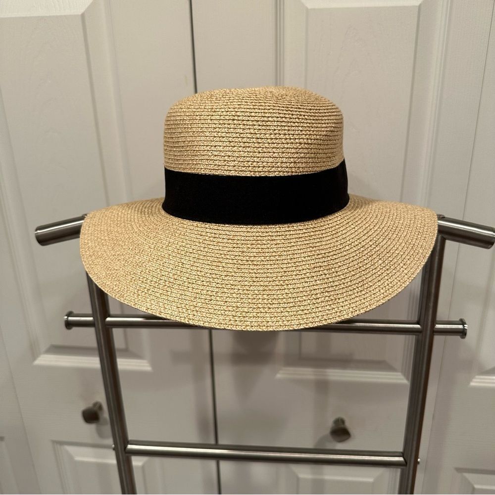 Floppy Hat, Furtalk, New